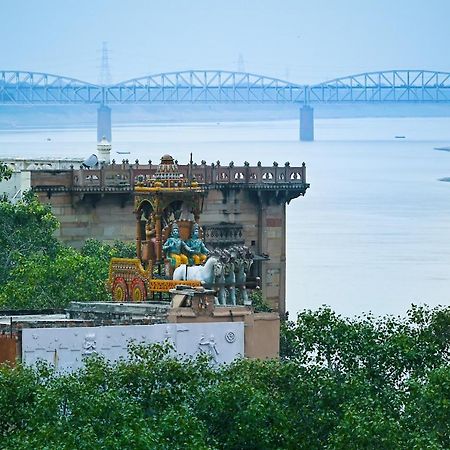 Ganga Darshanam Guesthouse At Dashashwamedh Ghat พาราณสี ภายนอก รูปภาพ