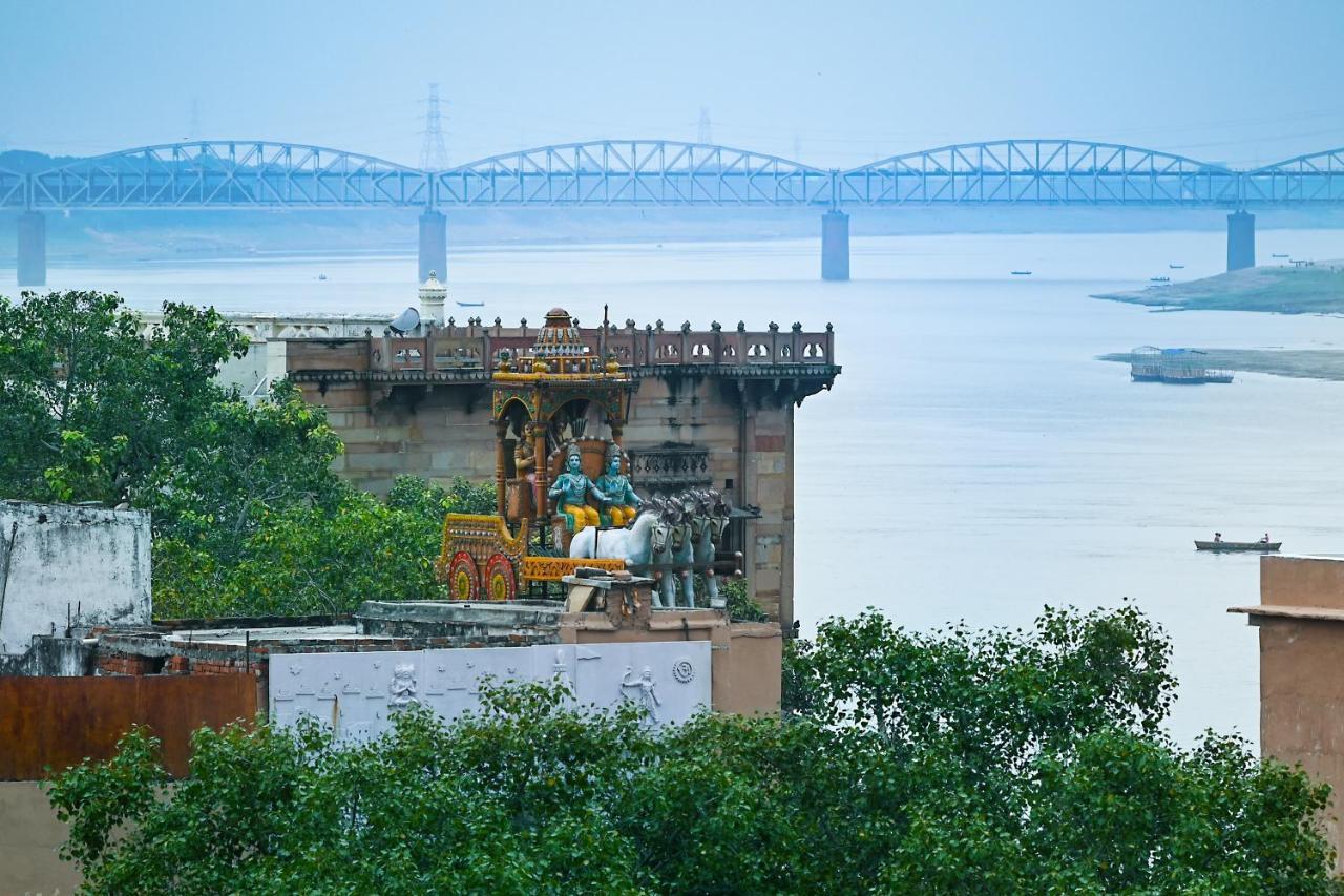 Ganga Darshanam Guesthouse At Dashashwamedh Ghat พาราณสี ภายนอก รูปภาพ